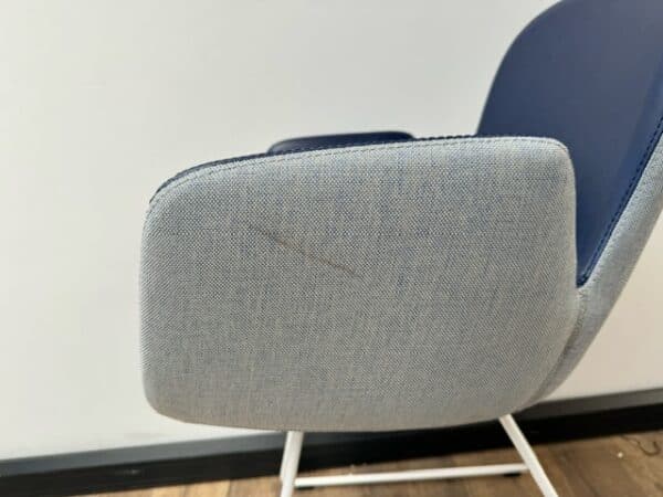 B&T Daisy vergaderstoel blauw - Afbeelding 4