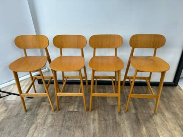 Houten kruk kersen