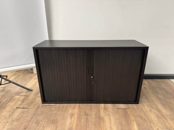 Zwarte roldeurkast van 72x120x43