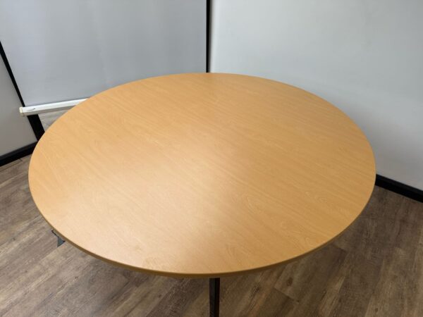 Ronde kantinetafel