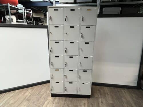 18 deurs - Lockerkast